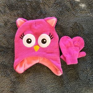 Owl hat with matching gloves